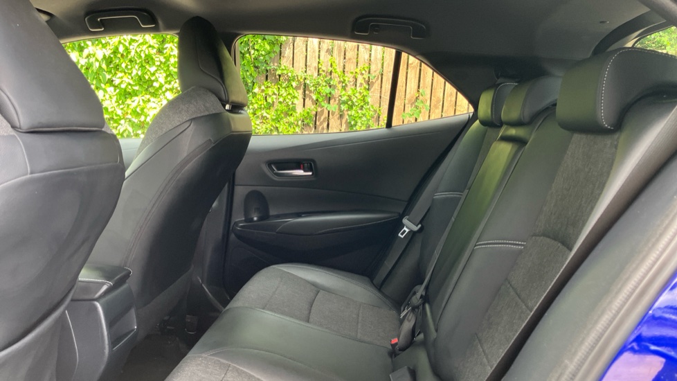 Toyota Corolla 1.8 Hybrid Design 5dr CVT Hybrid Hatchback - Image 15