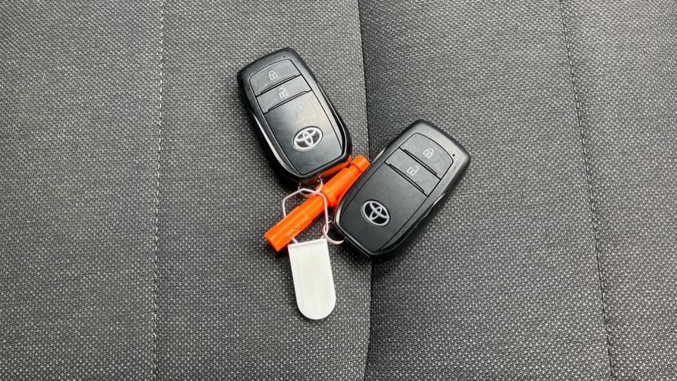 Toyota Corolla 1.8 Hybrid Design 5dr CVT Hybrid Hatchback - Image 28