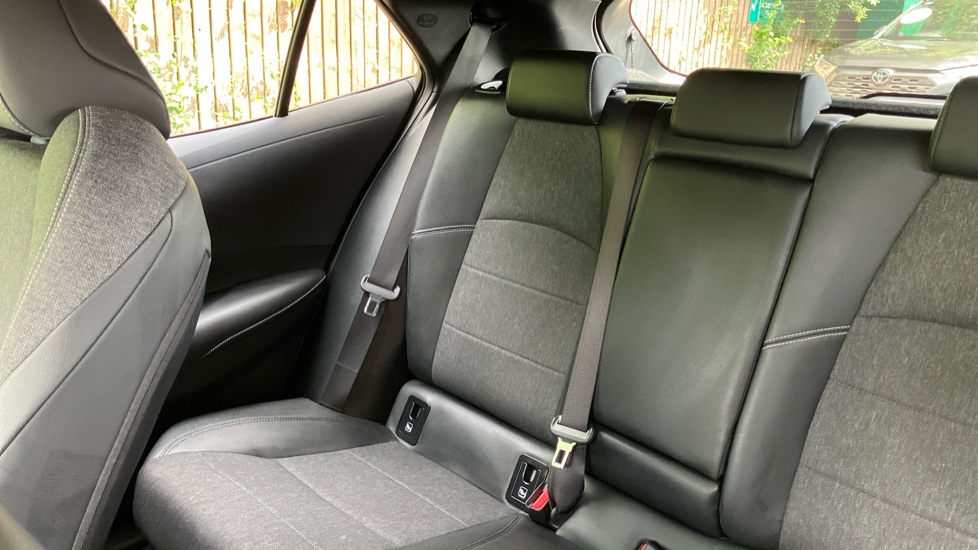 Toyota Corolla 1.8 Hybrid Design 5dr CVT Hybrid Hatchback - Image 39