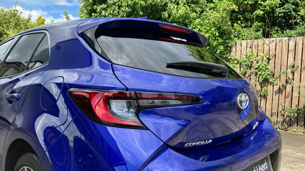 Toyota Corolla 1.8 Hybrid Design 5dr CVT Hybrid Hatchback - Image 40