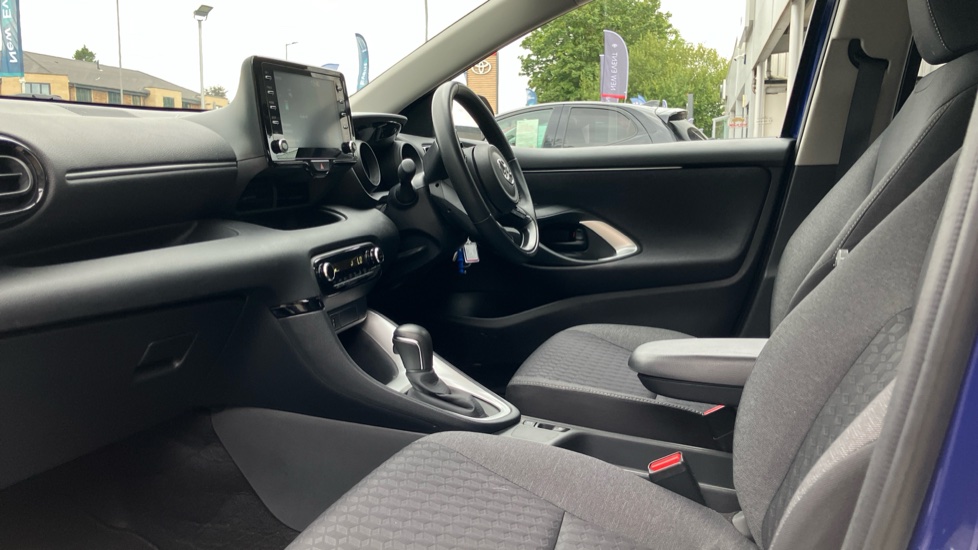Toyota Yaris 1.5 Hybrid Design 5dr CVT Hybrid Hatchback - Image 5