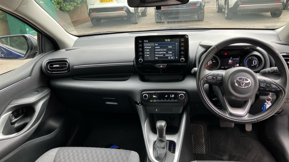 Toyota Yaris 1.5 Hybrid Design 5dr CVT Hybrid Hatchback - Image 6