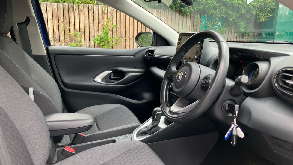Toyota Yaris 1.5 Hybrid Design 5dr CVT Hybrid Hatchback - Image 12