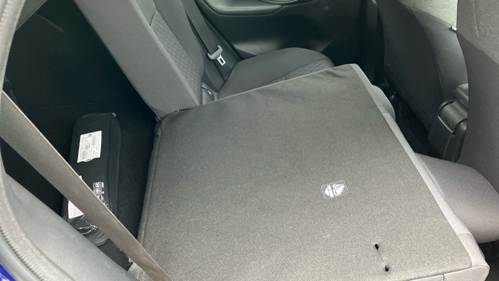 Toyota Yaris 1.5 Hybrid Design 5dr CVT Hybrid Hatchback - Image 18