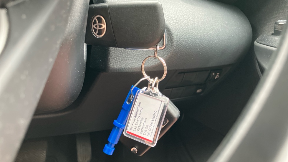 Toyota Yaris 1.5 Hybrid Design 5dr CVT Hybrid Hatchback - Image 28