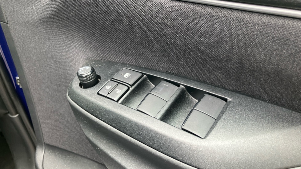 Toyota Yaris 1.5 Hybrid Design 5dr CVT Hybrid Hatchback - Image 29
