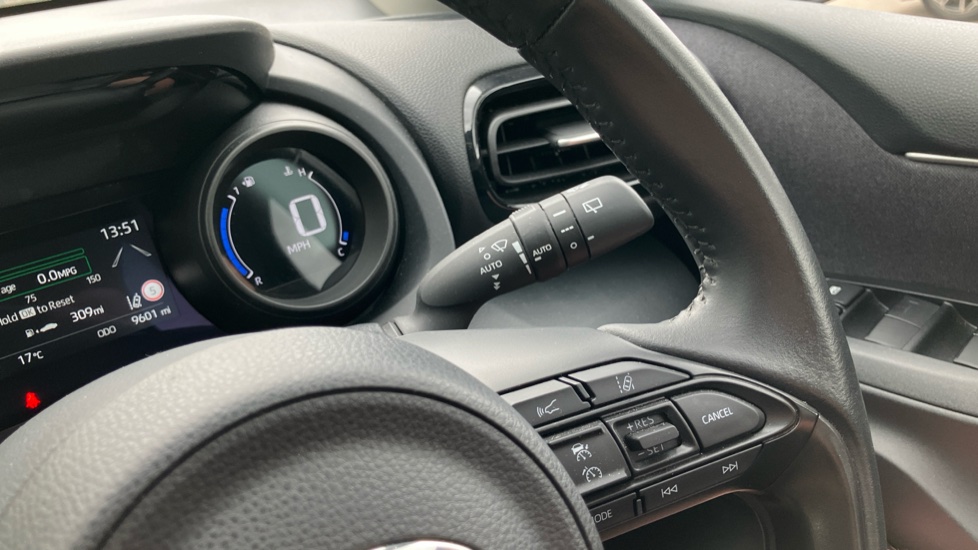 Toyota Yaris 1.5 Hybrid Design 5dr CVT Hybrid Hatchback - Image 31