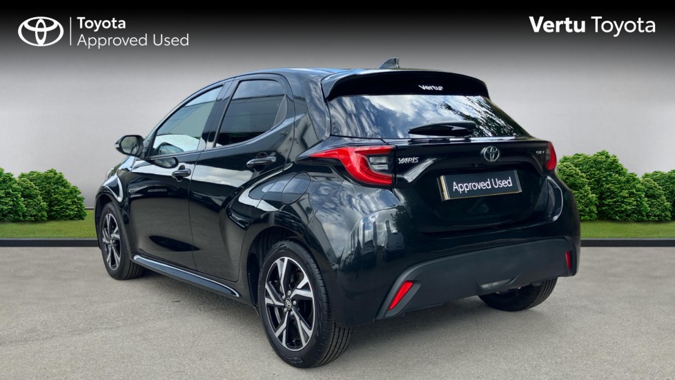 Toyota Yaris 1.5 Hybrid Design 5dr CVT Hybrid Hatchback - Image 4
