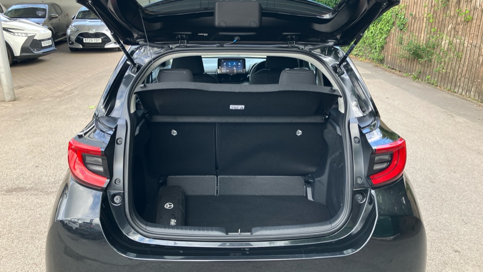 Toyota Yaris 1.5 Hybrid Design 5dr CVT Hybrid Hatchback - Image 13