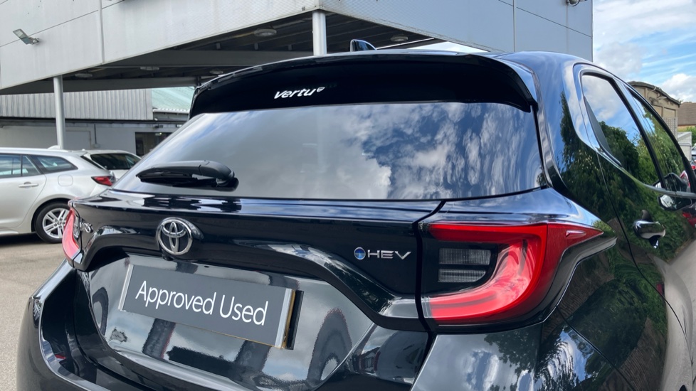 Toyota Yaris 1.5 Hybrid Design 5dr CVT Hybrid Hatchback - Image 21