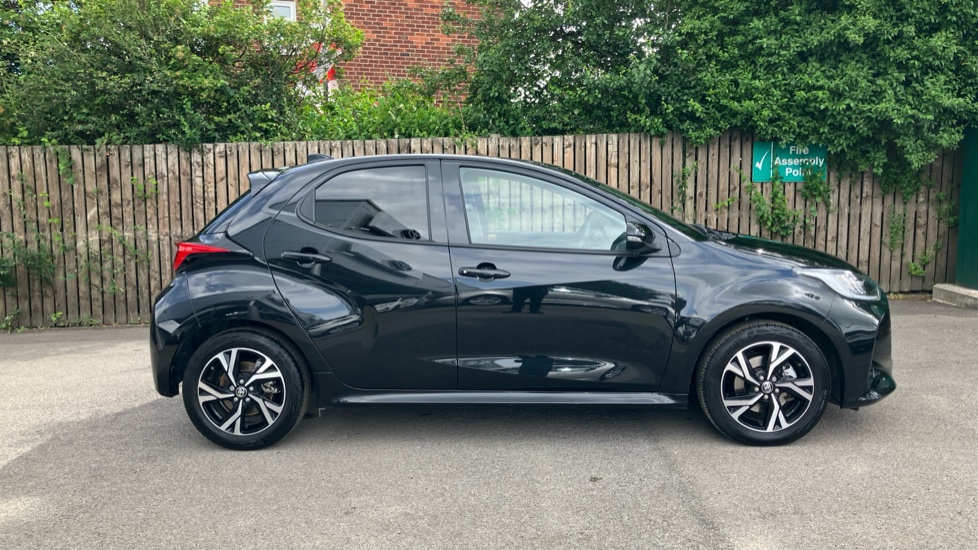 Toyota Yaris 1.5 Hybrid Design 5dr CVT Hybrid Hatchback - Image 23
