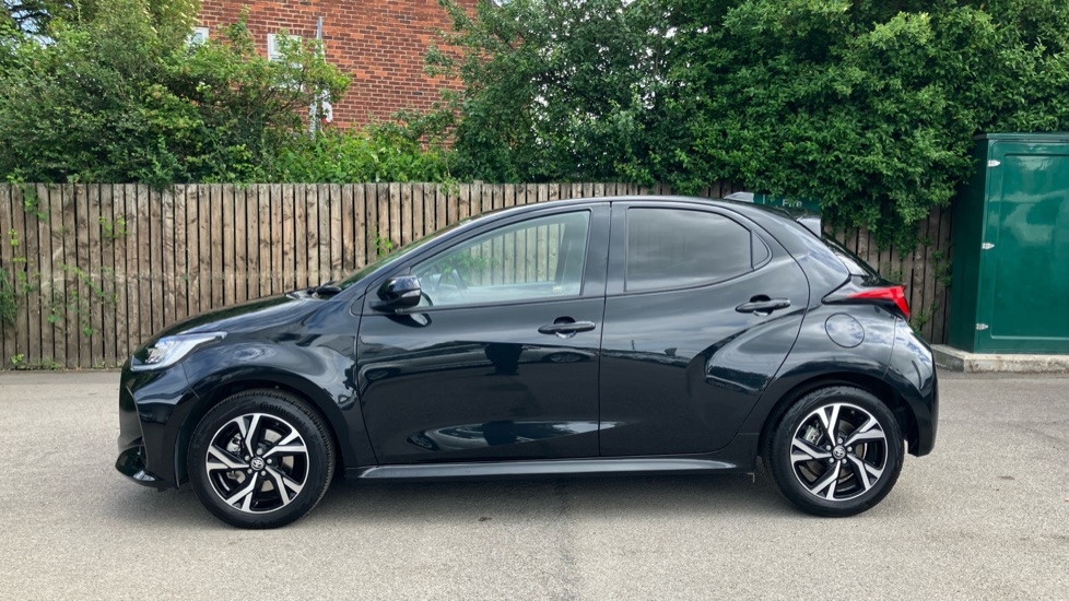 Toyota Yaris 1.5 Hybrid Design 5dr CVT Hybrid Hatchback - Image 24