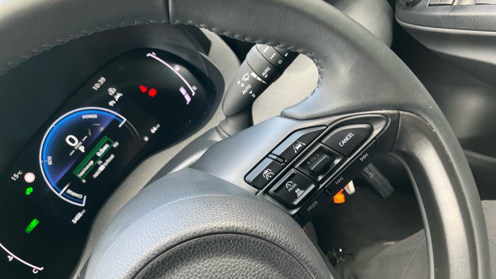 Toyota Yaris 1.5 Hybrid Design 5dr CVT Hybrid Hatchback - Image 33