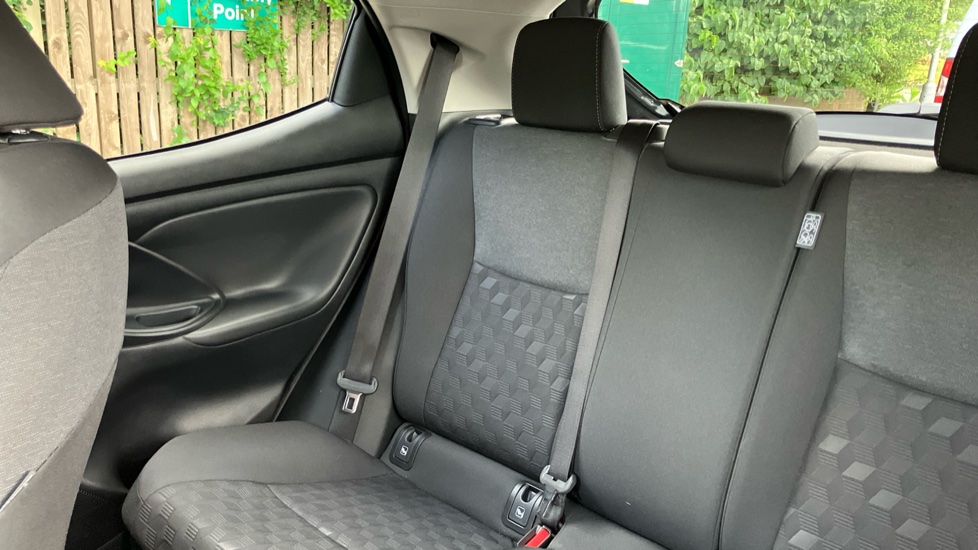 Toyota Yaris 1.5 Hybrid Design 5dr CVT Hybrid Hatchback - Image 35