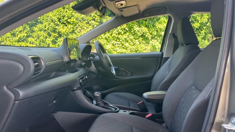 Toyota Yaris 1.5 Hybrid Design 5dr CVT Hybrid Hatchback - Image 5