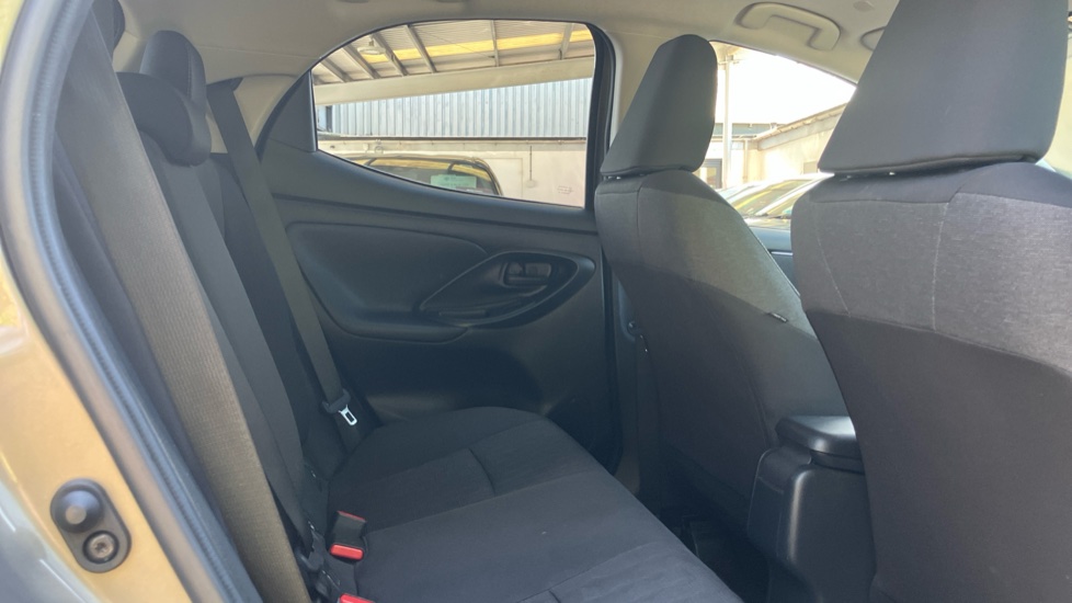 Toyota Yaris 1.5 Hybrid Design 5dr CVT Hybrid Hatchback - Image 8