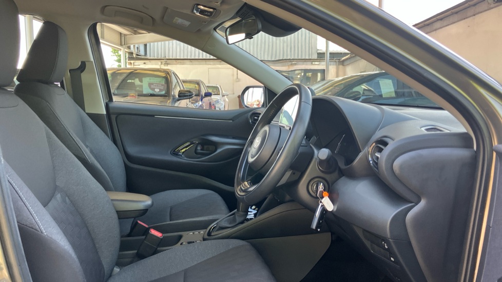 Toyota Yaris 1.5 Hybrid Design 5dr CVT Hybrid Hatchback - Image 12