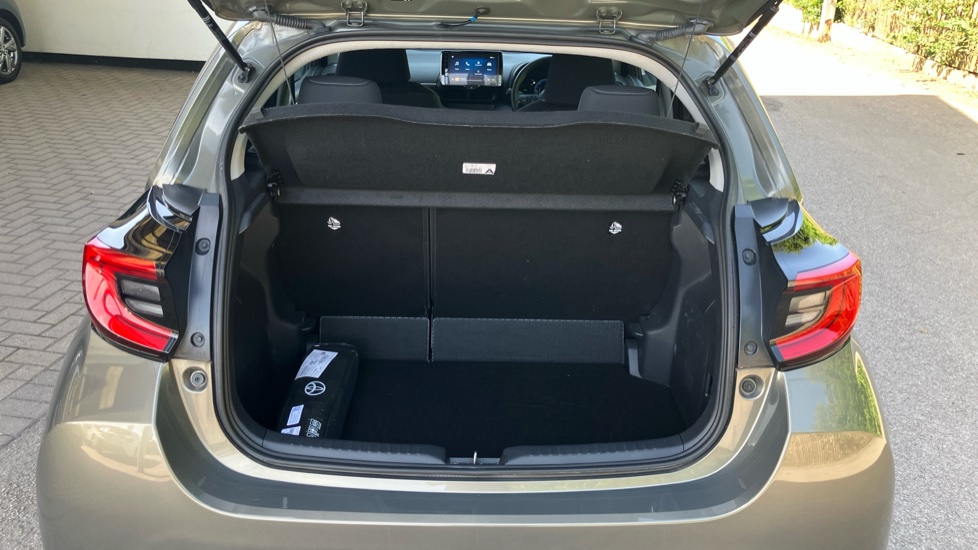 Toyota Yaris 1.5 Hybrid Design 5dr CVT Hybrid Hatchback - Image 13