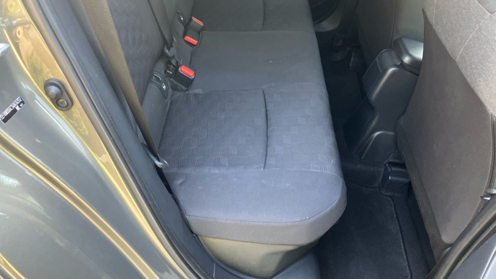 Toyota Yaris 1.5 Hybrid Design 5dr CVT Hybrid Hatchback - Image 14