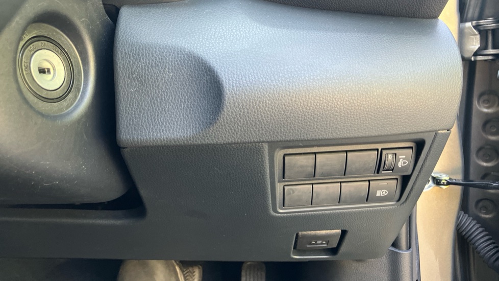 Toyota Yaris 1.5 Hybrid Design 5dr CVT Hybrid Hatchback - Image 16