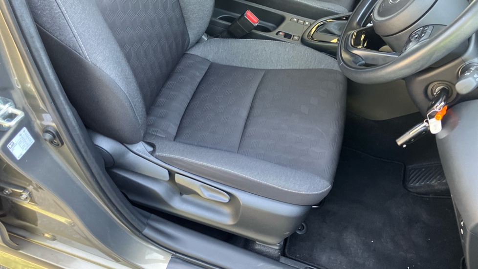 Toyota Yaris 1.5 Hybrid Design 5dr CVT Hybrid Hatchback - Image 17