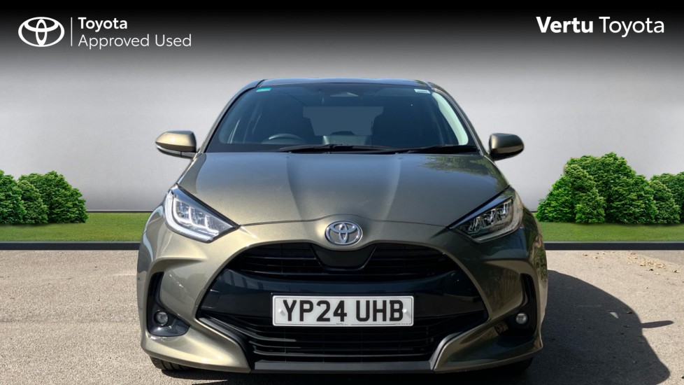 Toyota Yaris 1.5 Hybrid Design 5dr CVT Hybrid Hatchback - Image 22