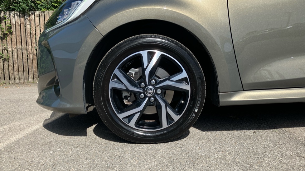 Toyota Yaris 1.5 Hybrid Design 5dr CVT Hybrid Hatchback - Image 25