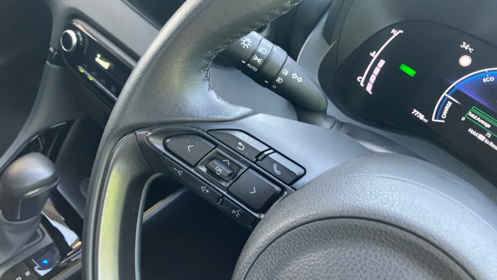 Toyota Yaris 1.5 Hybrid Design 5dr CVT Hybrid Hatchback - Image 32