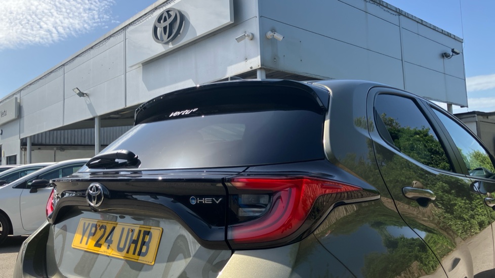 Toyota Yaris 1.5 Hybrid Design 5dr CVT Hybrid Hatchback - Image 36