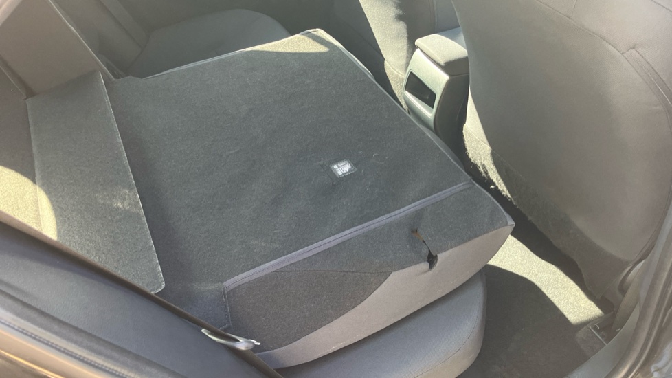 Toyota Corolla 1.8 VVT-i Hybrid Design 5dr CVT Hybrid Hatchback - Image 18