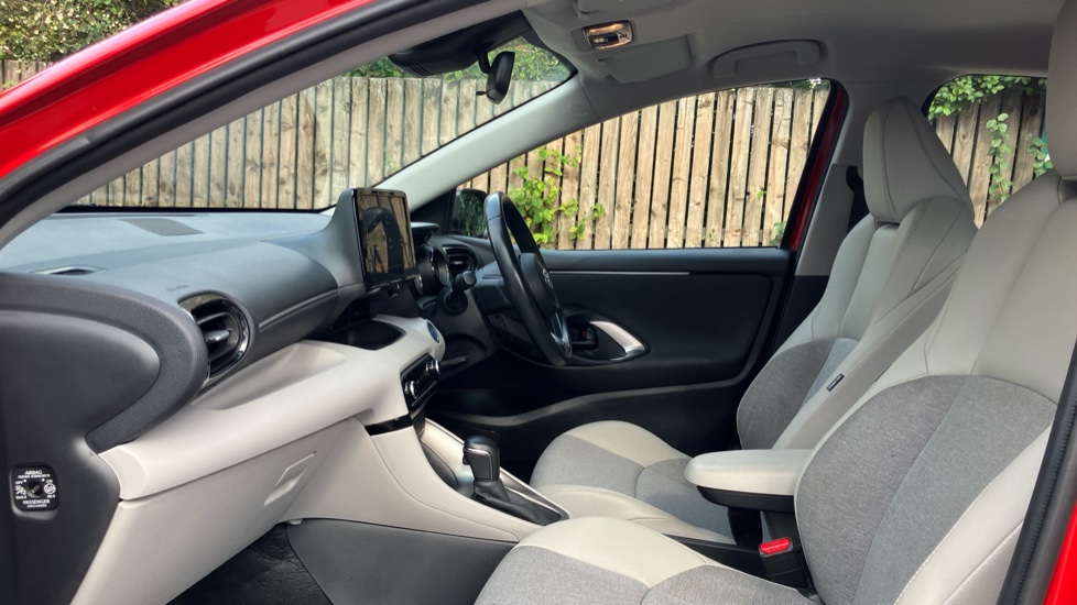 Toyota Yaris 1.5 Hybrid Excel 5dr CVT Hybrid Hatchback - Image 5