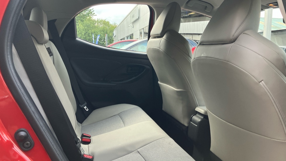 Toyota Yaris 1.5 Hybrid Excel 5dr CVT Hybrid Hatchback - Image 8