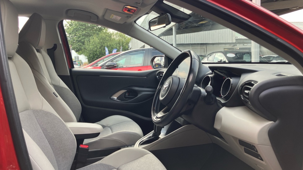 Toyota Yaris 1.5 Hybrid Excel 5dr CVT Hybrid Hatchback - Image 12