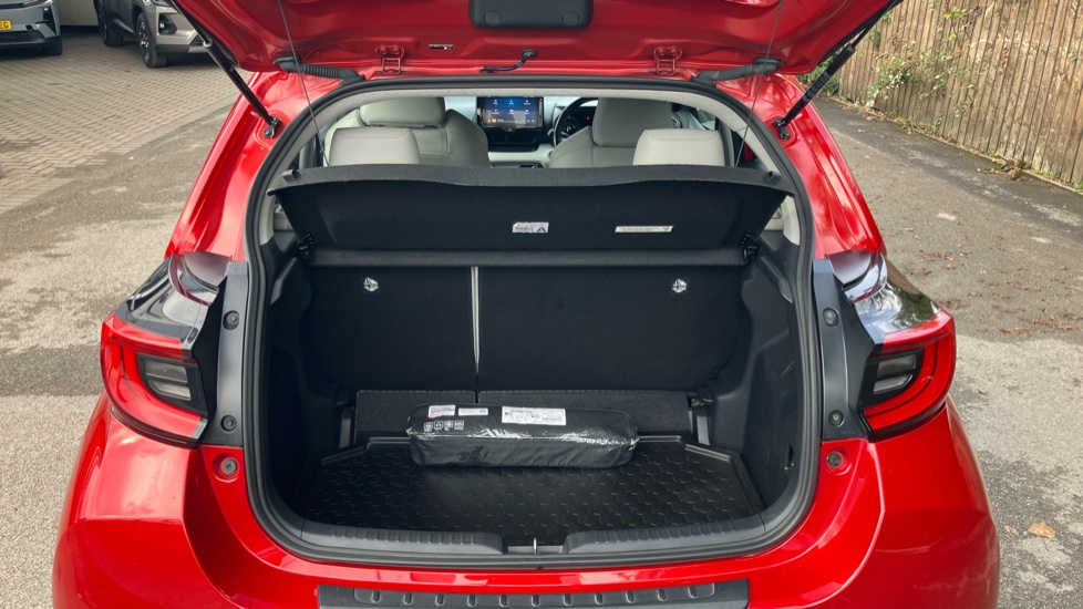 Toyota Yaris 1.5 Hybrid Excel 5dr CVT Hybrid Hatchback - Image 13