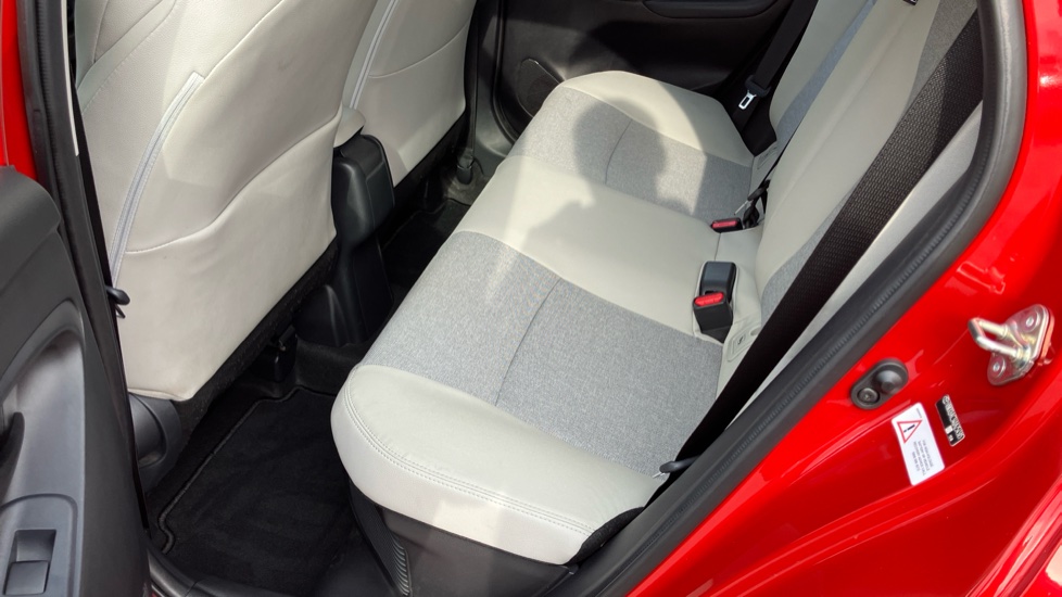 Toyota Yaris 1.5 Hybrid Excel 5dr CVT Hybrid Hatchback - Image 14