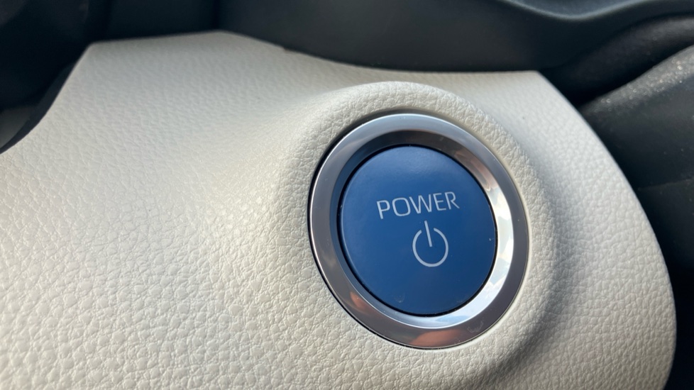 Toyota Yaris 1.5 Hybrid Excel 5dr CVT Hybrid Hatchback - Image 16