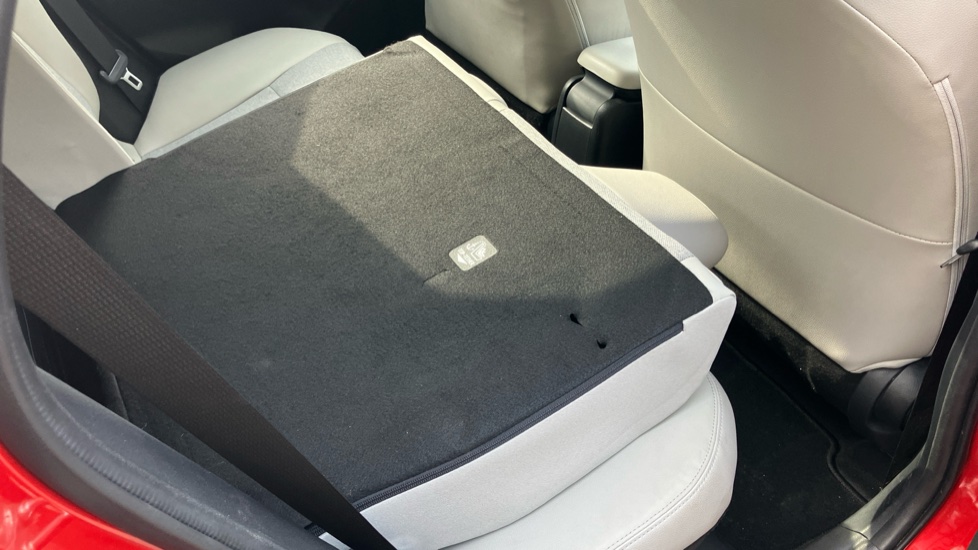 Toyota Yaris 1.5 Hybrid Excel 5dr CVT Hybrid Hatchback - Image 18