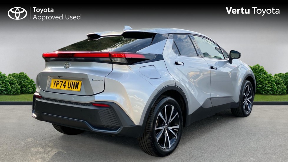 Toyota C-HR 2.0 PHEV Design 5dr CVT Hatchback - Image 2