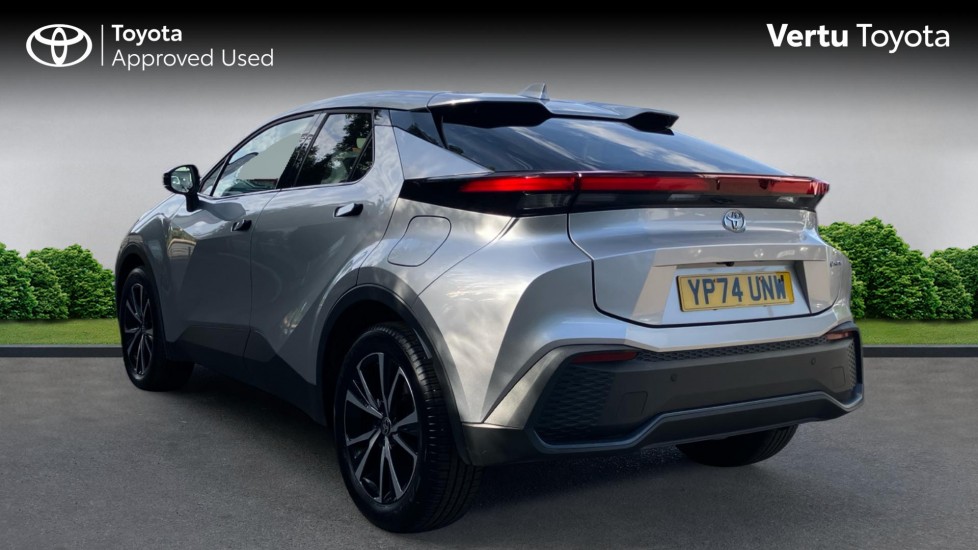 Toyota C-HR 2.0 PHEV Design 5dr CVT Hatchback - Image 4