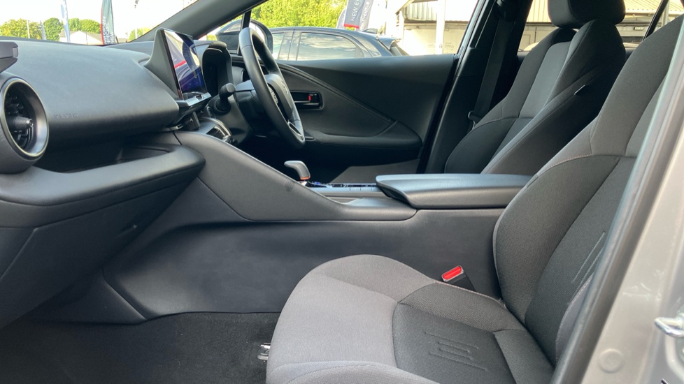Toyota C-HR 2.0 PHEV Design 5dr CVT Hatchback - Image 5