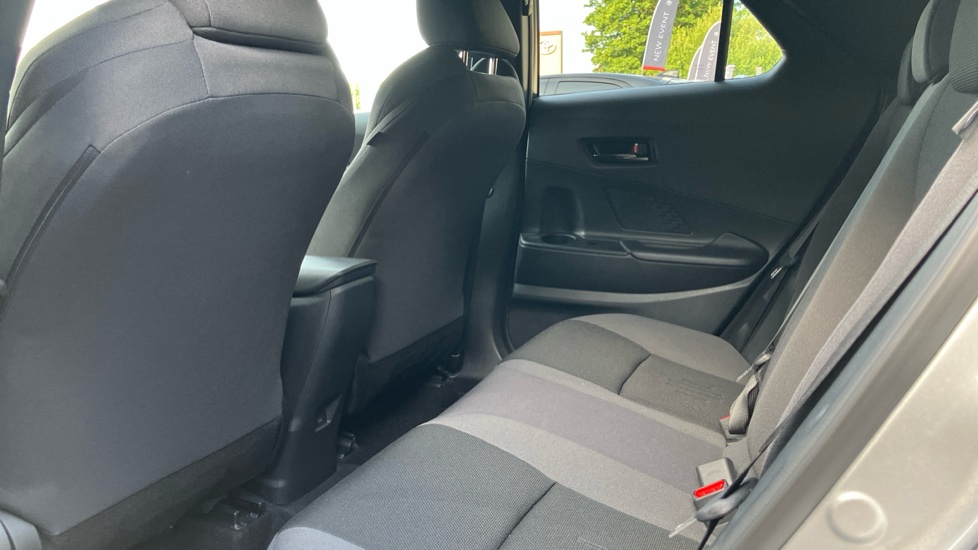 Toyota C-HR 2.0 PHEV Design 5dr CVT Hatchback - Image 15