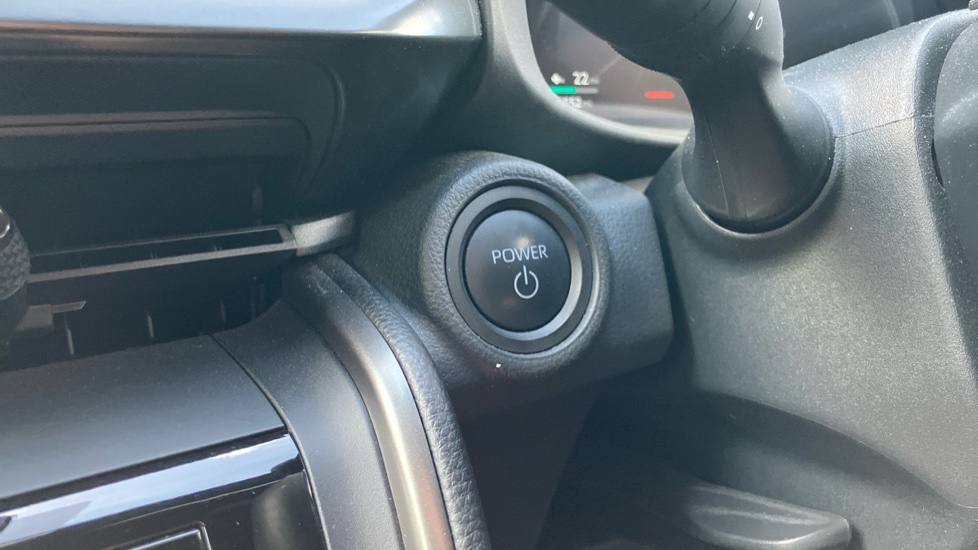 Toyota C-HR 2.0 PHEV Design 5dr CVT Hatchback - Image 16