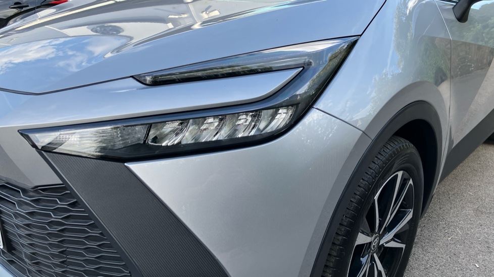 Toyota C-HR 2.0 PHEV Design 5dr CVT Hatchback - Image 20