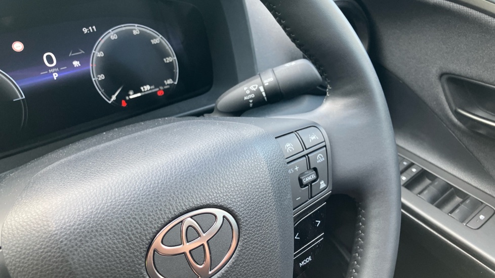 Toyota C-HR 2.0 PHEV Design 5dr CVT Hatchback - Image 32