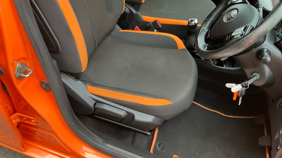 Toyota Aygo 1.0 VVT-i X-Cite 6 5dr Petrol Hatchback - Image 17