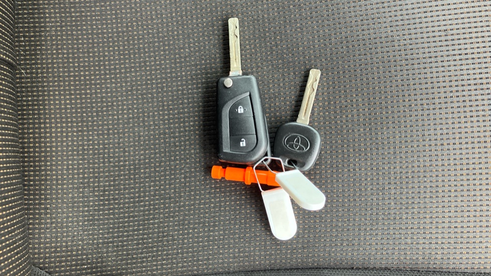 Toyota Aygo 1.0 VVT-i X-Cite 6 5dr Petrol Hatchback - Image 28
