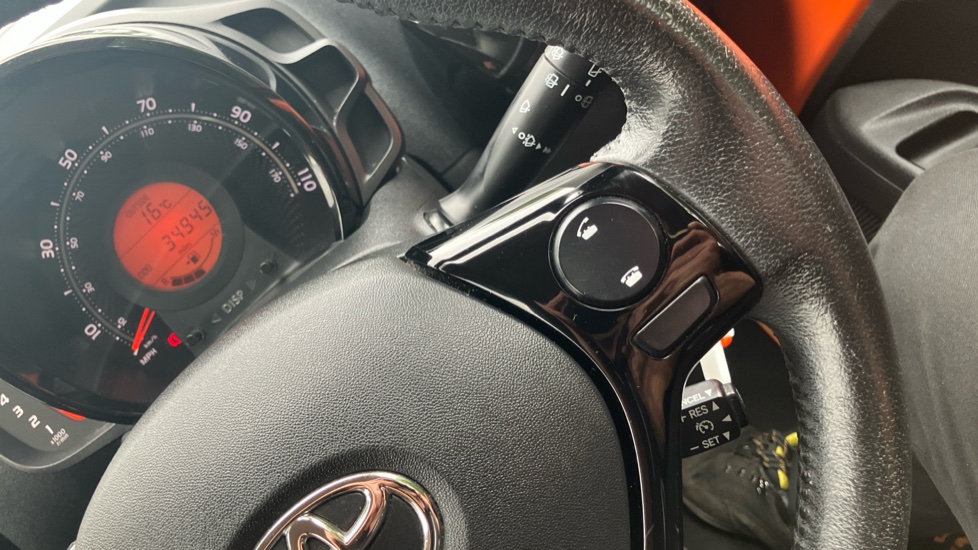 Toyota Aygo 1.0 VVT-i X-Cite 6 5dr Petrol Hatchback - Image 33