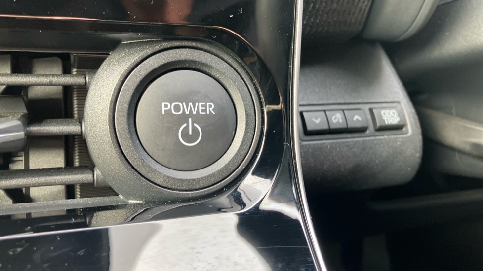 Toyota bZ4X 150kW Motion 71.4kWh 5dr Auto [11kW] Electric Hatchback - Image 16