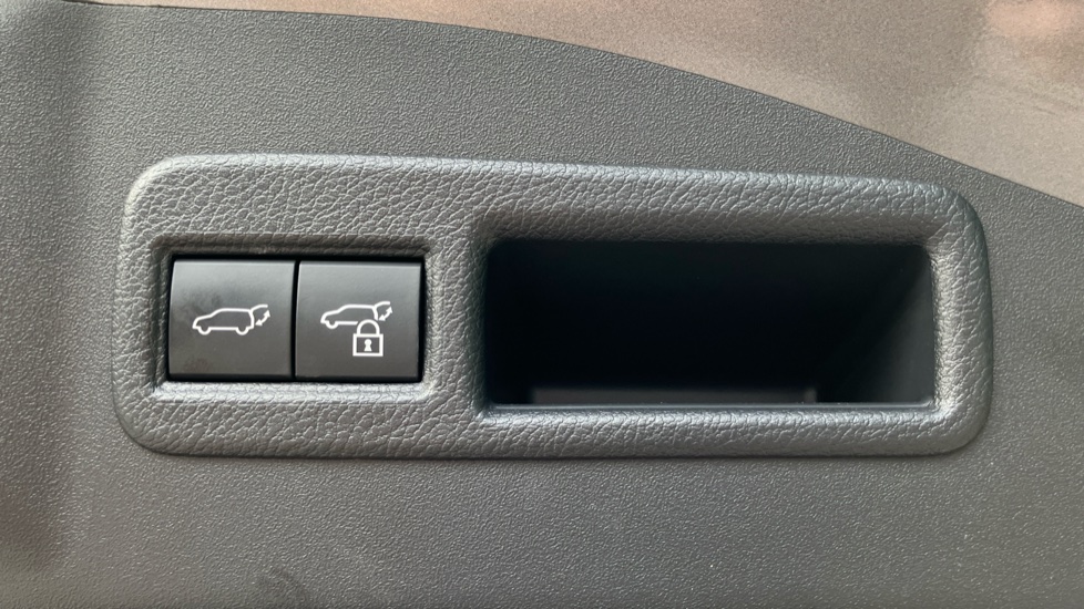 Toyota bZ4X 150kW Motion 71.4kWh 5dr Auto [11kW] Electric Hatchback - Image 47