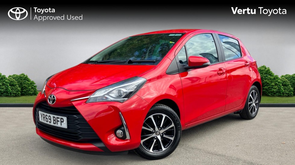 Toyota Yaris 1.5 VVT-i Icon Tech 5dr Petrol Hatchback - Image 3